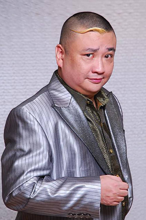 短视频|演员陈坚雄突发心梗猝死车内，家属悲痛发声