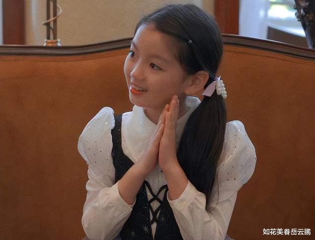 |阿拉蕾完美逆袭长大，越长越像杨超越，网友：可以演小女主了