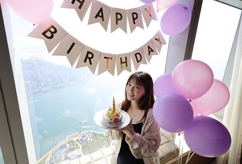 |35岁TVB知名女星大秀丰满身材，颜值爆表