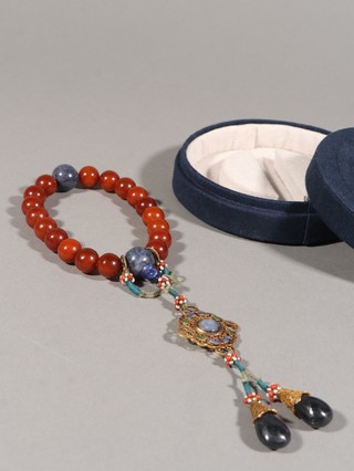 蜜蜡|清 蜜蜡十八子手持。