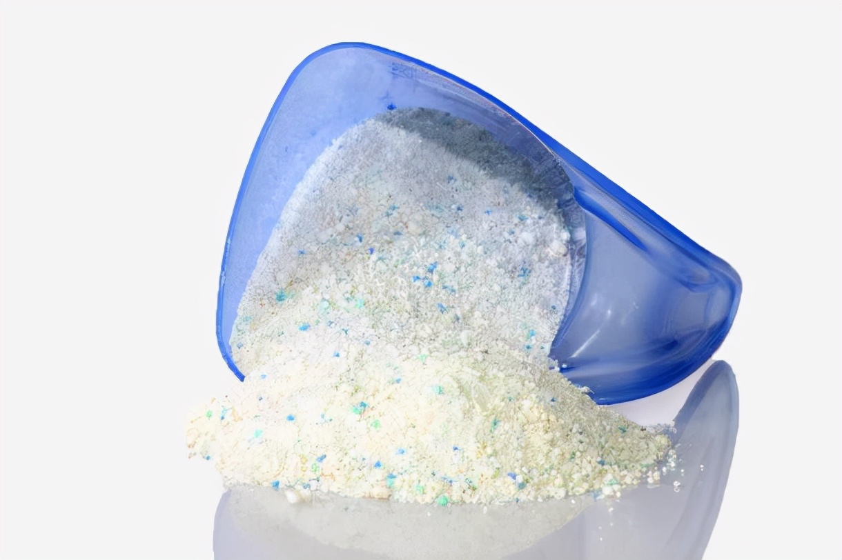 同样是洗涤用品，选洗衣粉还是洗衣液？弄懂以后再买不吃亏