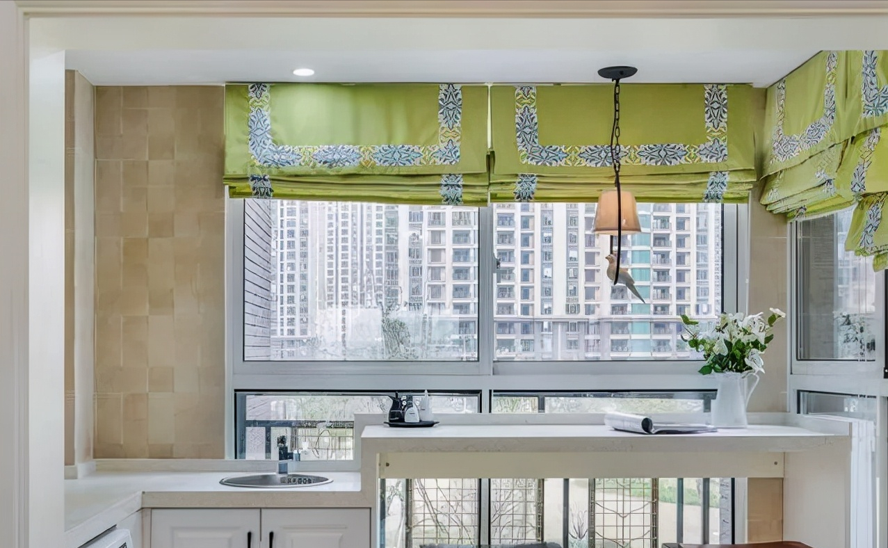 阳台别买洗衣柜,学着这样打一个,不仅实用,颜值还提高一倍