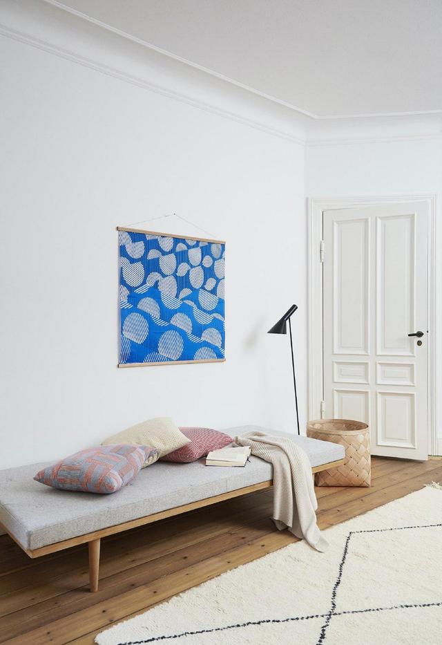 一个优雅女人的家,喜欢橡木家具,用花装点生活,粉得恰到好处