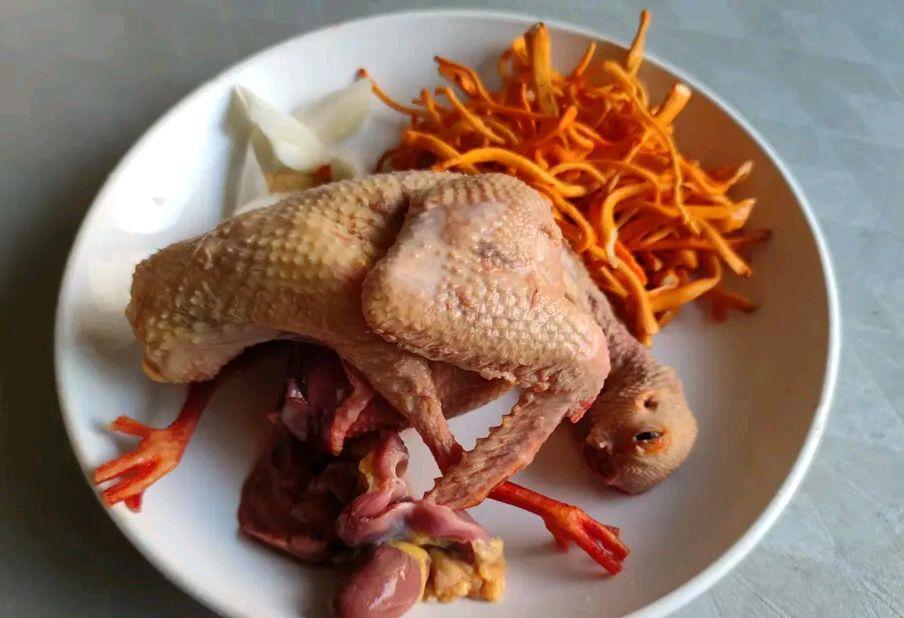 明日小雪，建议中老年：别太心疼钱，多吃3样肉，温中散寒好过冬