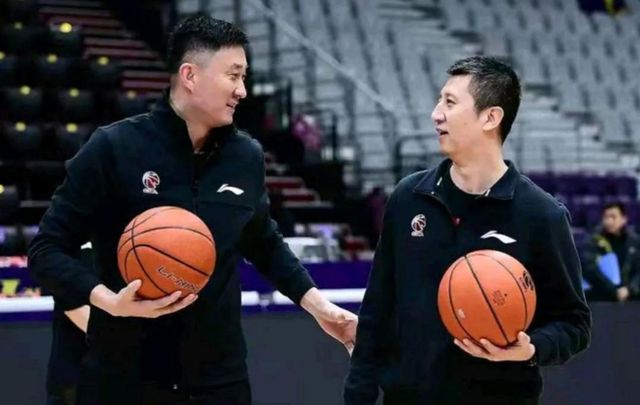 广州队|郭老叔的复仇计划开始了！广州男篮淬火成钢，季后赛他们来了