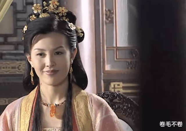 黄圣依|“大长脸”也好看的8位女星，个个明艳大气，高级感十足