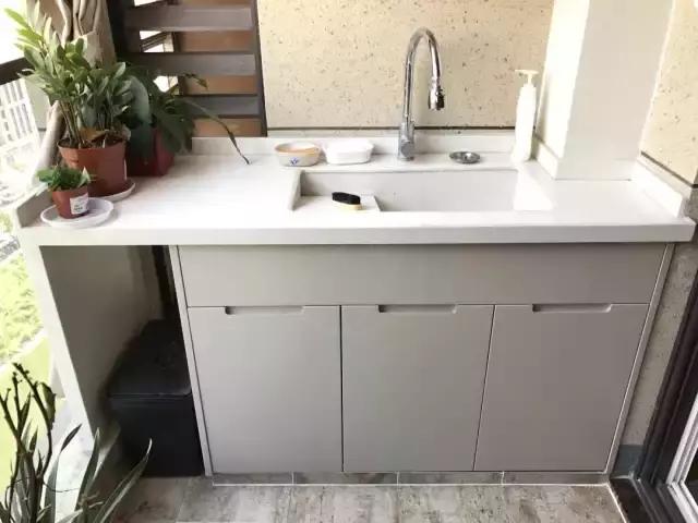 想在阳台做个洗衣池？来看看设计师给你的一些建议，牢记！