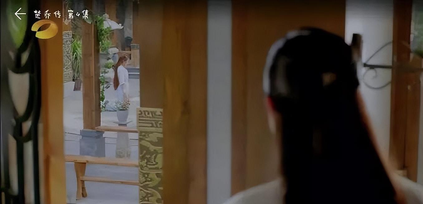 赵丽颖|站着、跪着、坐着、躺着、连转个圈都要替身?高片酬终于导致了恶性循环