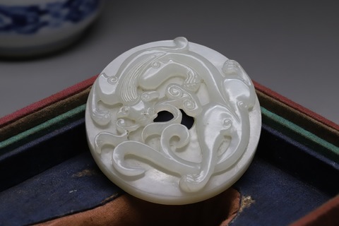 和田玉籽料|回流 舊藏和田玉籽料“高浮雕螭龙玉壁”