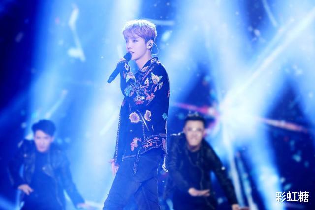 赵丽颖|深夜买醉，与友人一玩就是一夜，事业惨遭滑铁卢的他看开了？