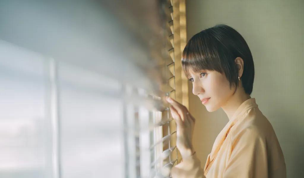 袁泉|袁泉这个“特殊”的角色,折射出整个娱乐圈的悲哀