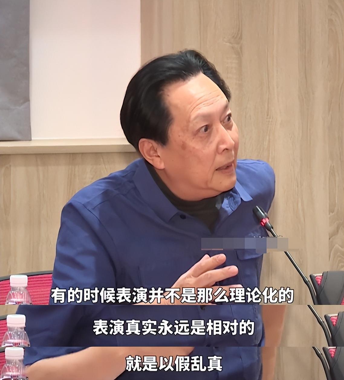 唐国强|唐国强带小12岁混血妻子聚会!背大段台词不结巴,女方五官精致