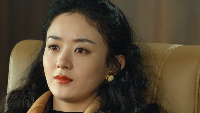 赵丽颖|《风吹半夏》中有着大盘脸的赵丽颖，却成功让观众看到了，不被规范的美