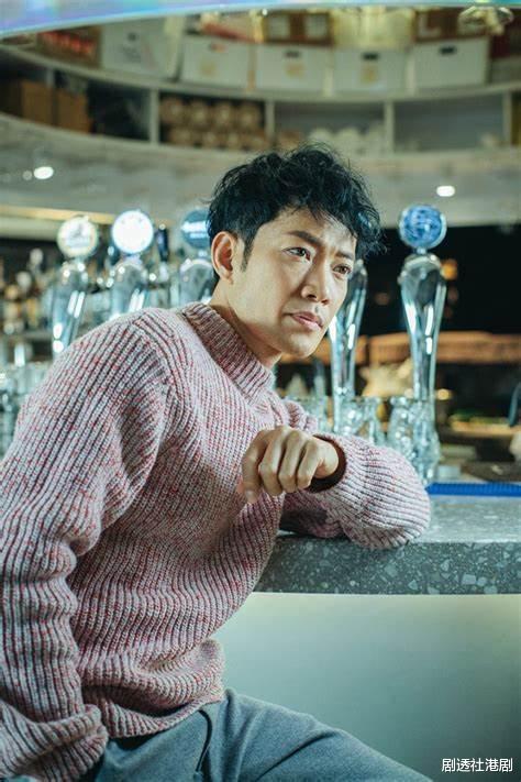 TVB|迎事业高峰！前TVB知名男星效力多家电视台，工作接踵而来人气急升