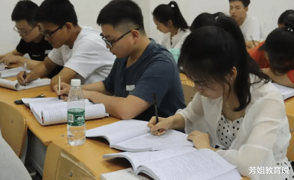 少年派第二季|北大硕士求职碰壁,到底适合原因,金本银硕铜博是985学历鄙视链