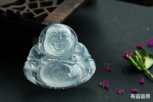 翡翠|洒金、雪花棉这些“小瑕疵”的出现，真的影响了翡翠的美感吗？