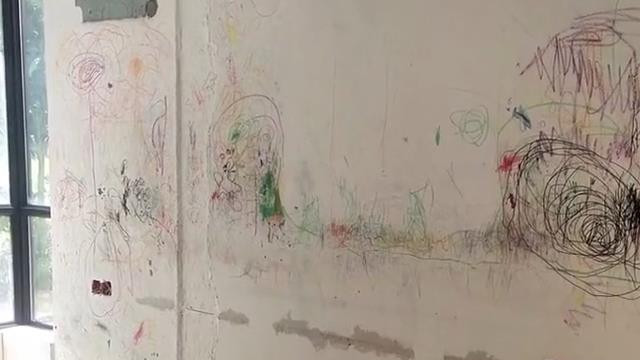 河南|河南租户在房东新房内坐月子，擅自刷墙满屋乱画，吸引了许多网友的关注和热议