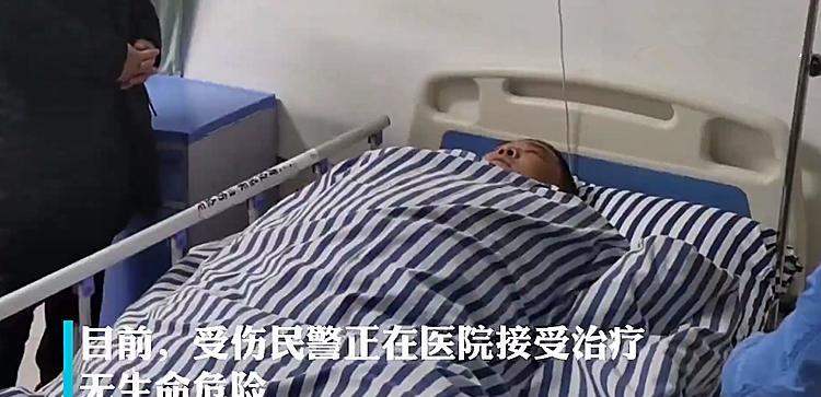 铁血刑警:卧底警察与嫌犯接头,抓捕时1人身中6刀,1人被车撞飞