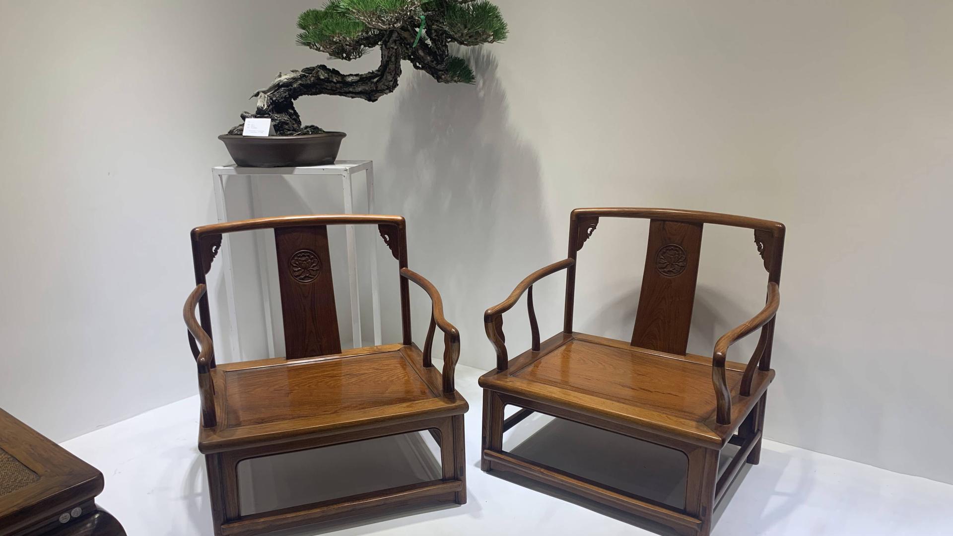 玫瑰|参禅打坐实用器，黄花梨矮南官帽椅23万成交