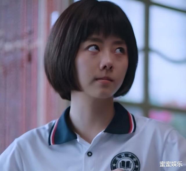 谭松韵|谭松韵素颜比谢娜美，自曝曾被猫抓疼得大哭，还去打了狂犬疫苗