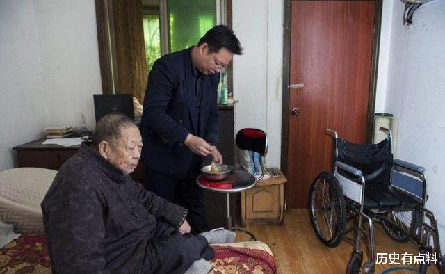 清华大学|高考状元张晓勇，清华毕业5年后，却回乡做保安，从不去同学聚会