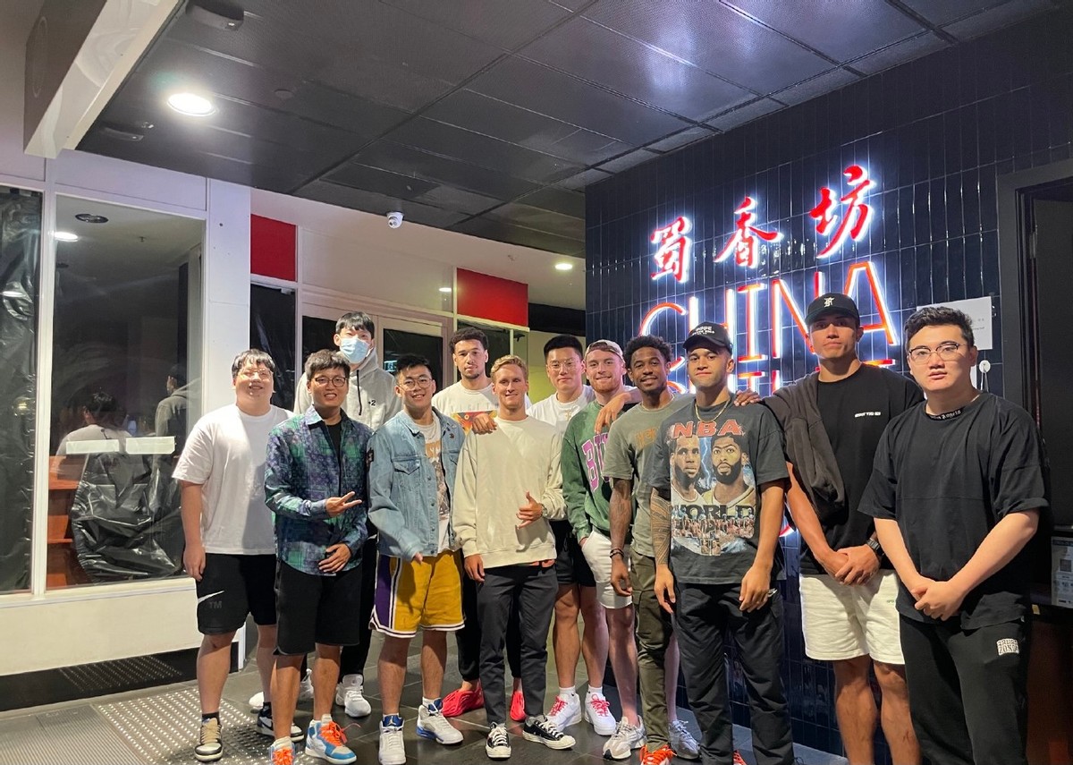 上海男篮|告别周琦，篮坛00后天才重返CBA！20岁无缘冲击NBA，加盟上海