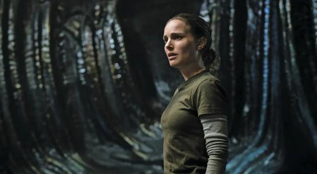 三体|击败《三体》,为上映三个片段被删,这部R级片,重新定义科幻