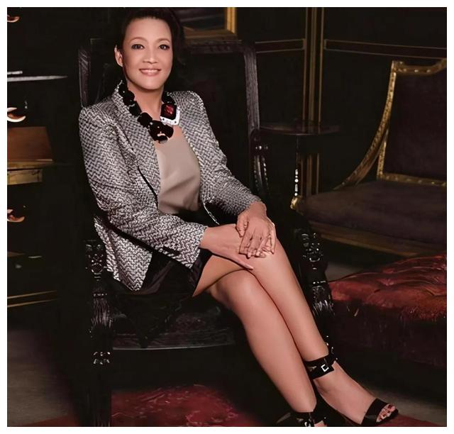 张兰|“奇女子”张兰横刀立马，孤军上阵，大S注定要被撕得稀碎