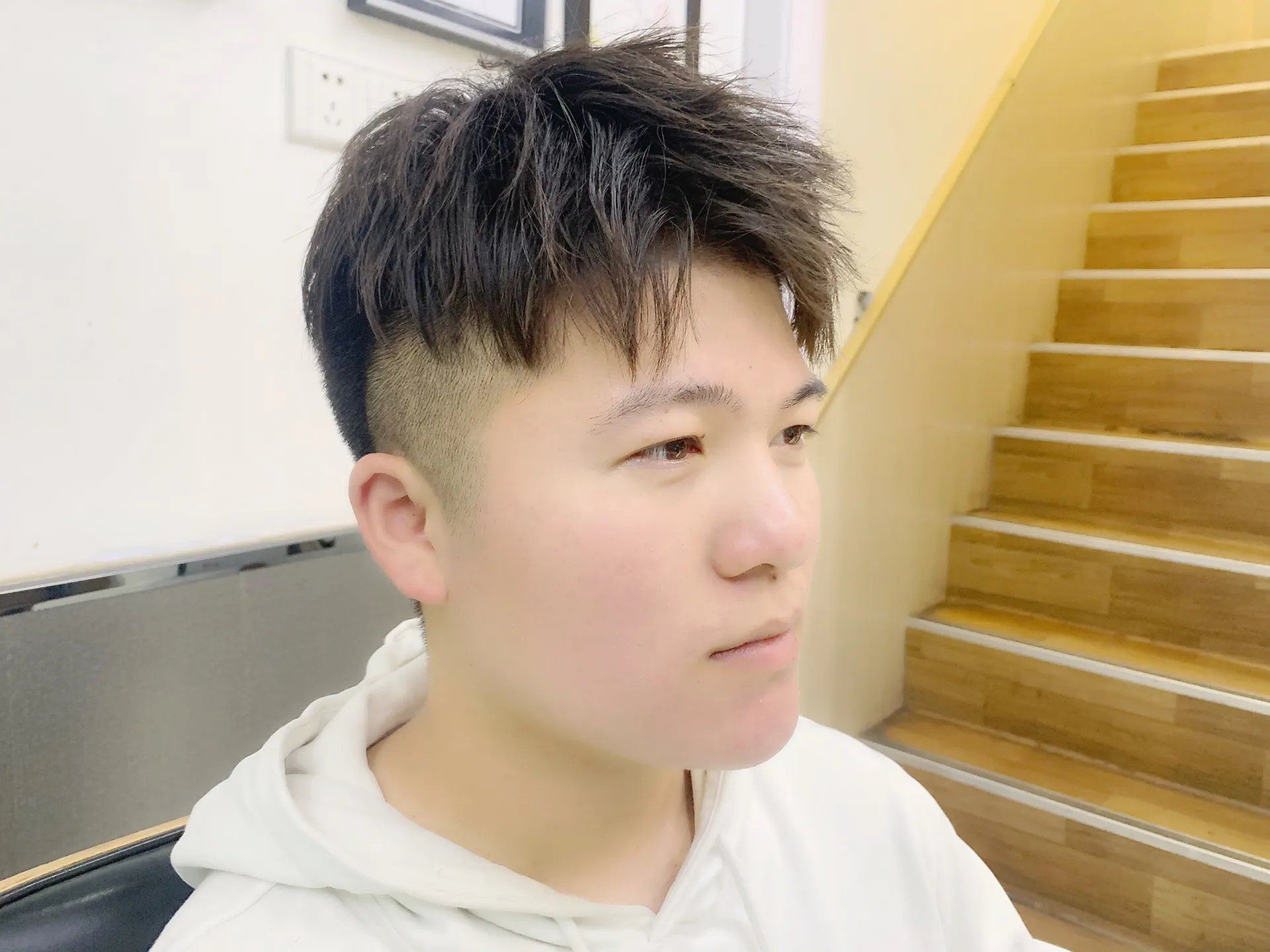 发型 今秋最火男发来了，时尚有型很百变，剪完就是帅