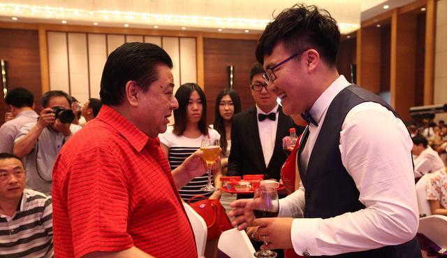 |请客吃饭，如何能让领导尽兴？活学活用“十步法”，效果事半功倍