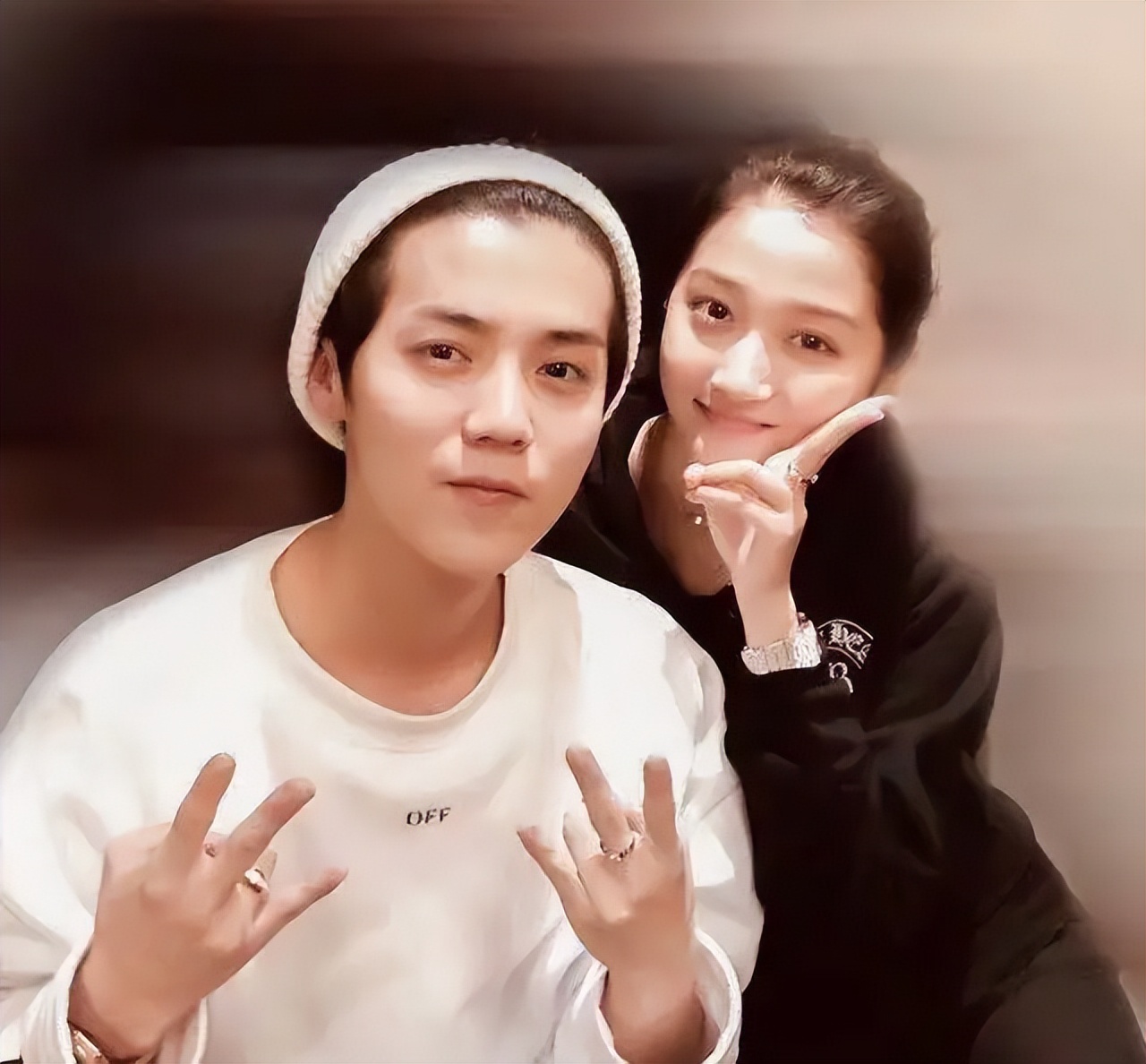 关晓彤|鹿晗关晓彤即将大婚？女方曾大秀钻戒，婚礼有望赶超黄晓明baby！