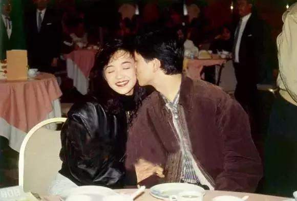 韩红|至今未婚的8位大龄女歌手，每一位都有苦衷，最小30岁，最大56岁