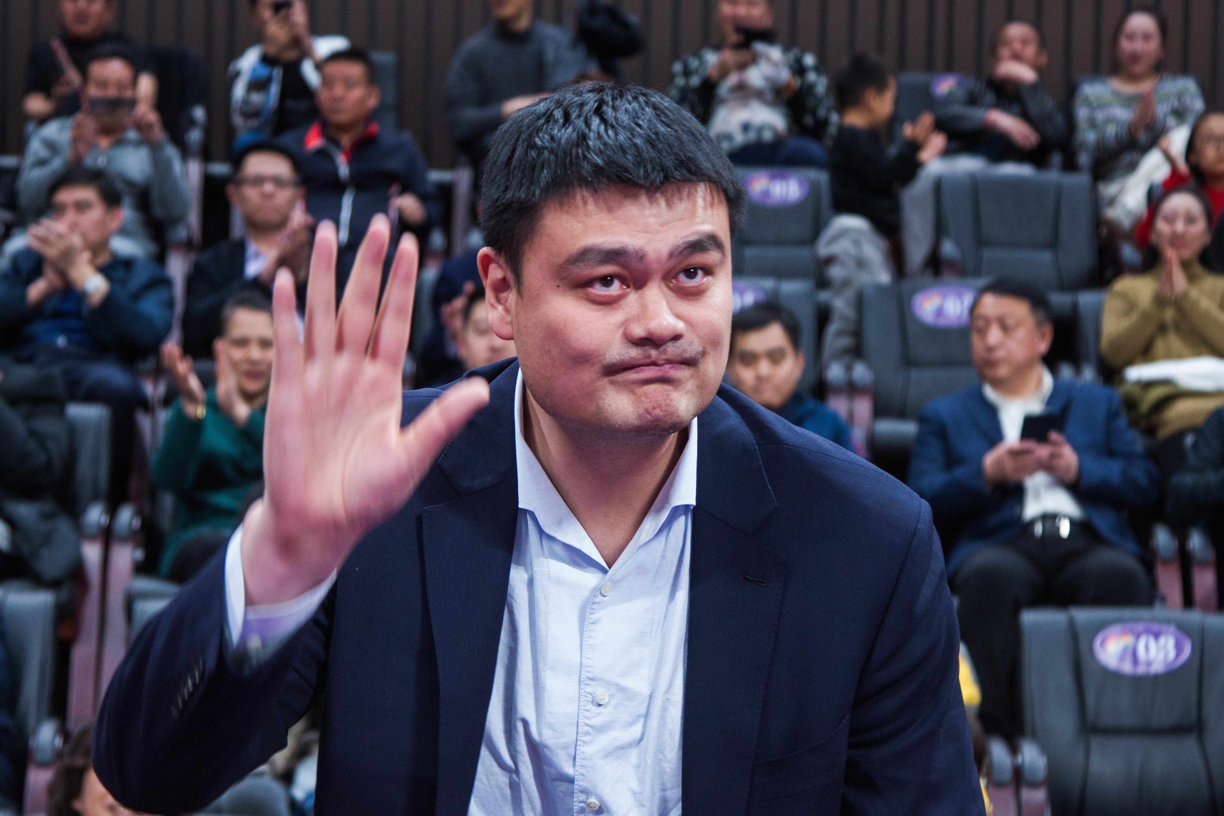 姚明|姚明时隔两个月变化大！体型变瘦气色好疑似在减肥，不再胡子拉碴