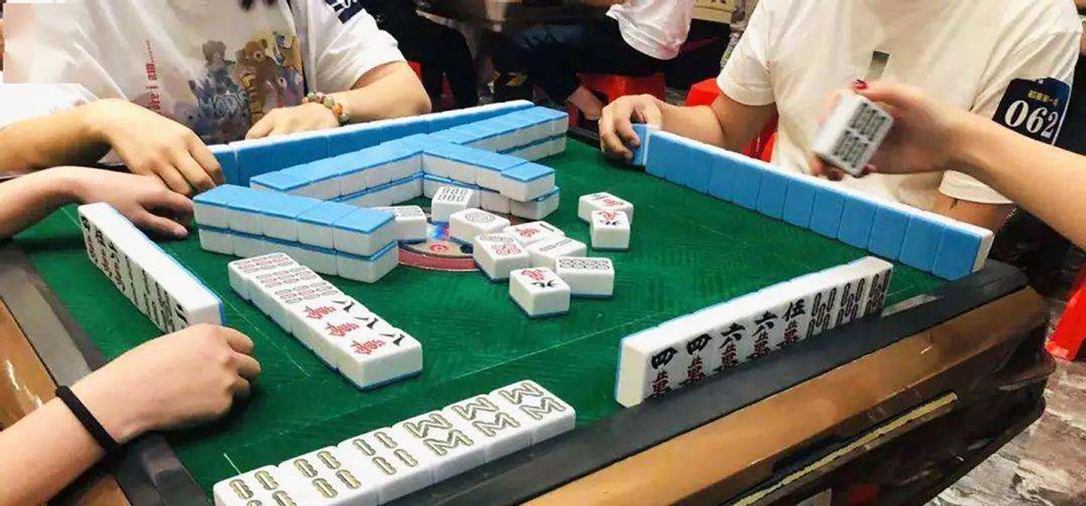 离婚6年，前夫一夜暴富赚了700万，女子：给我100万