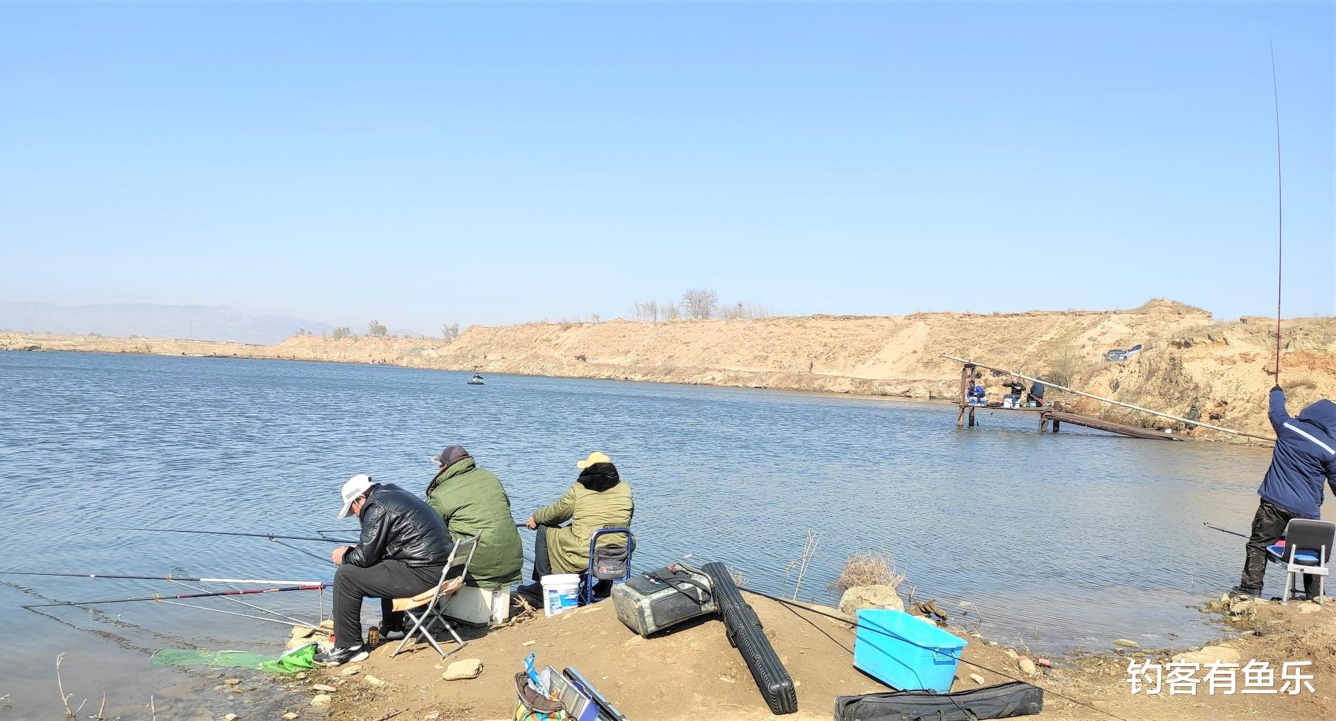 |冬天野钓到底是钓深还是钓浅？几点干货分享，助你钓获翻番