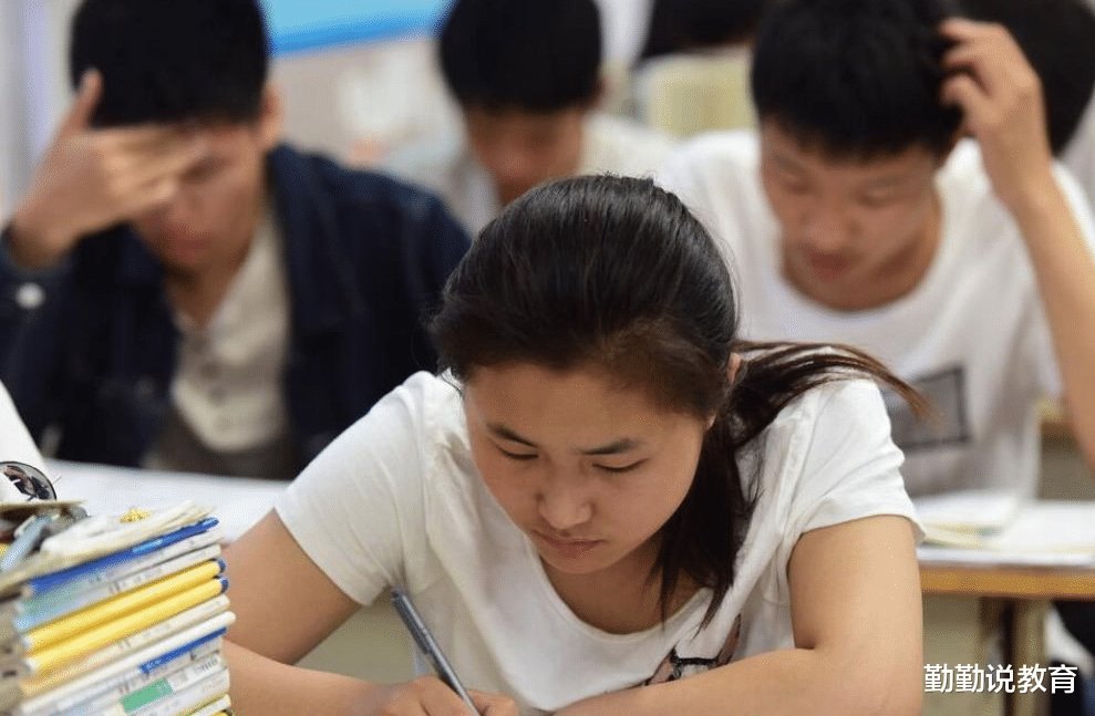 宿舍|为啥同学们宁愿去私立复读，也不选择去中专？看到宿舍环境明白了