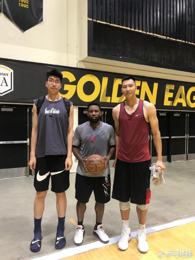 浙江男篮|下一个姚明！19岁留洋小将成浙江X因素，对位不输易建联被盛赞