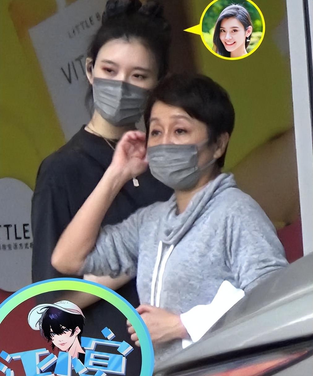 奚梦瑶|豪门媳妇奚梦瑶和婆婆逛街！路边热聊照顾周到，脖子前倾双腿纤细