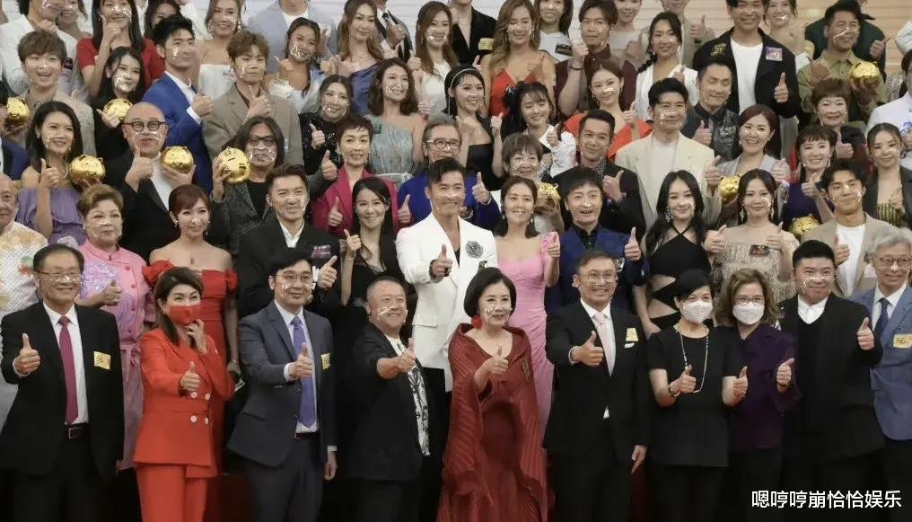 台庆|TVB台庆亮灯仪式的大合照,站位太有讲究了!