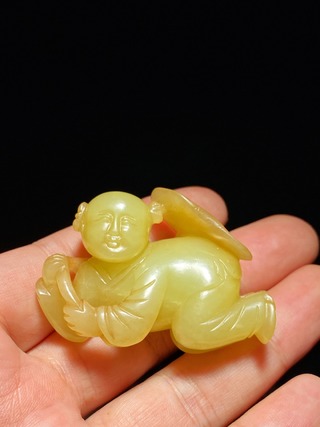 |清 和田玉 黄玉 持莲童子 把件 挂件 摆件