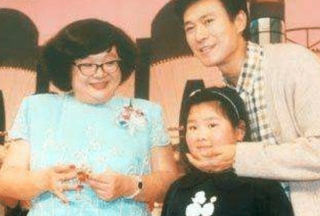 郑少秋|同爸不同命！郑少秋3任妻子4个女儿差别大，母亲实力决定女儿命运