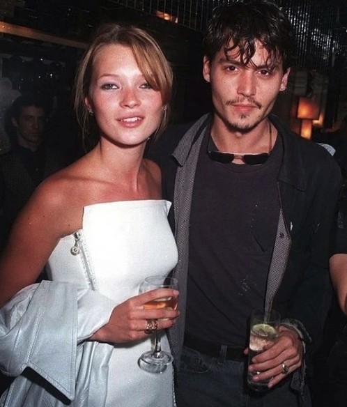 凯特·摩丝|旧爱凯特摩丝出庭力挺德普！DC电影总裁揭艾梅柏·希尔德《 水行侠2》被删戏真相