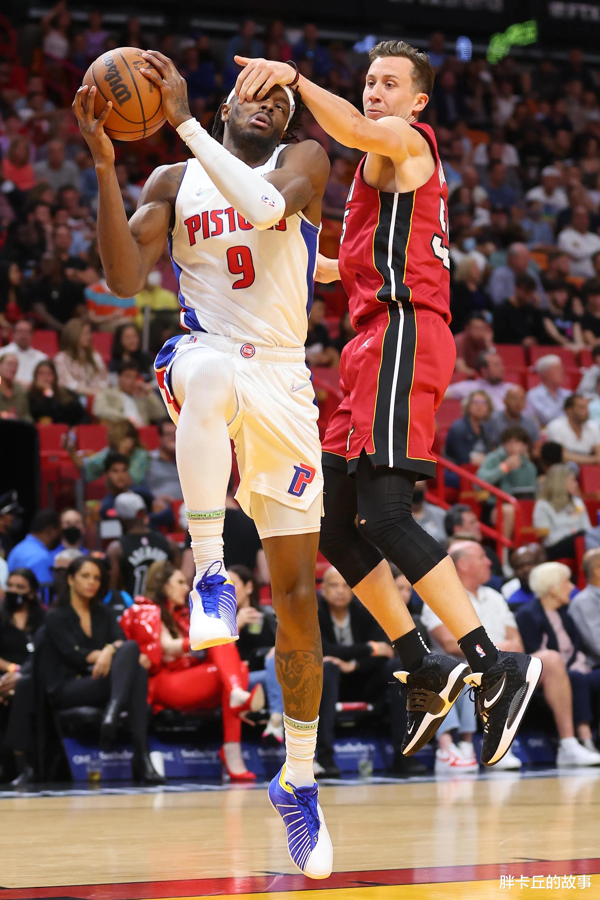 凯里·欧文|3月16日NBA球鞋上脚，欧文狂砍60分重入陆地神仙境，KD太团队了！