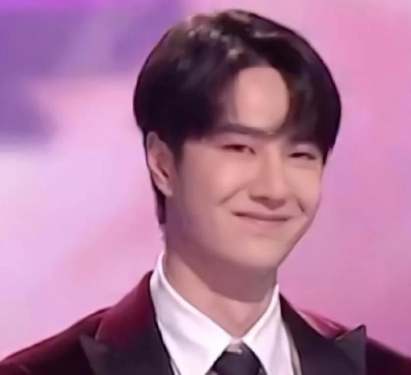 春晚|王一博身材走样,严重发福,离开《天天向上》,自暴自弃吗?