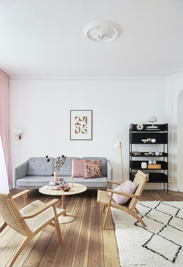 一个优雅女人的家,喜欢橡木家具,用花装点生活,粉得恰到好处