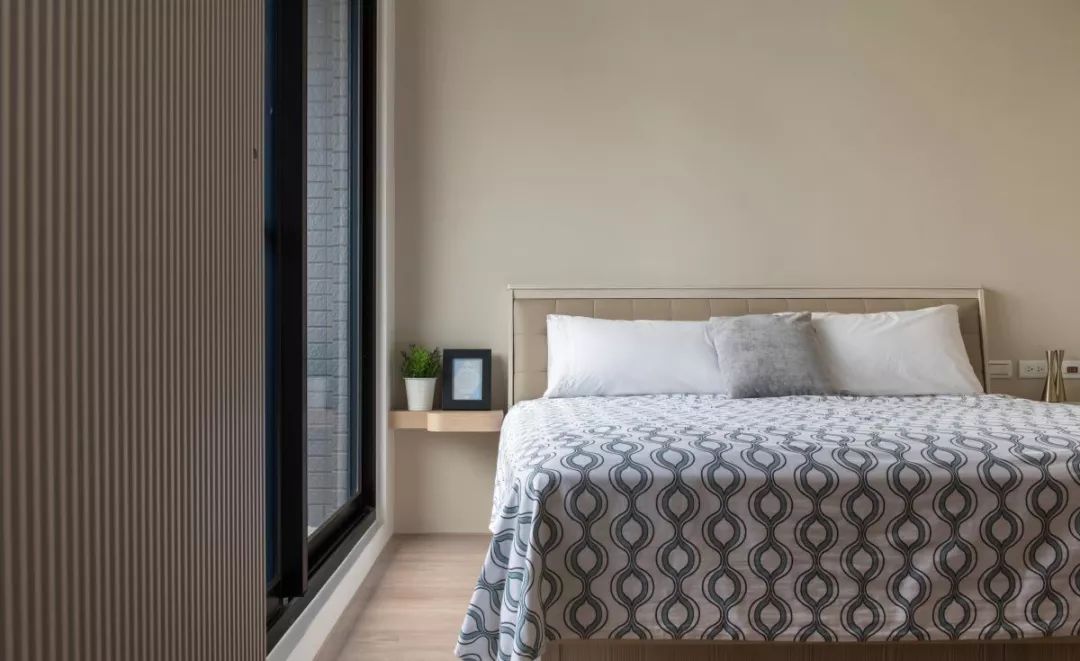马良新墙教你打造实用与颜值兼具的小户型卧室，省钱又简单