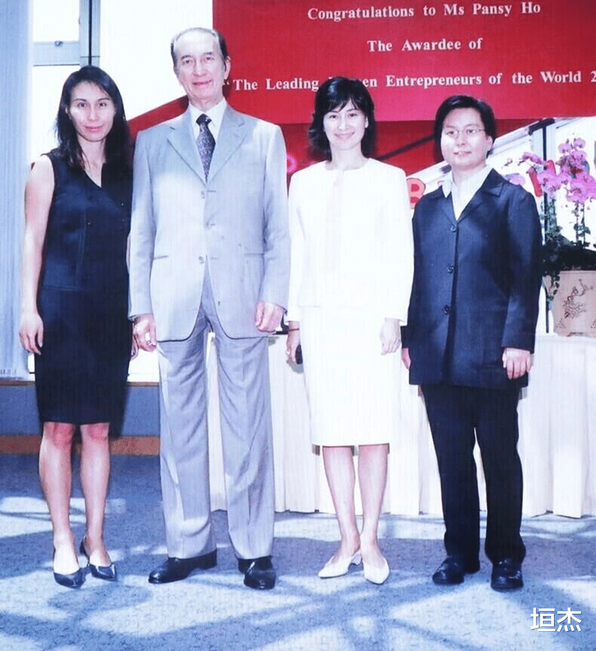 何超琼|赌王说“我女儿比李嘉欣漂亮的多”,看到年轻时的何超琼,我信了