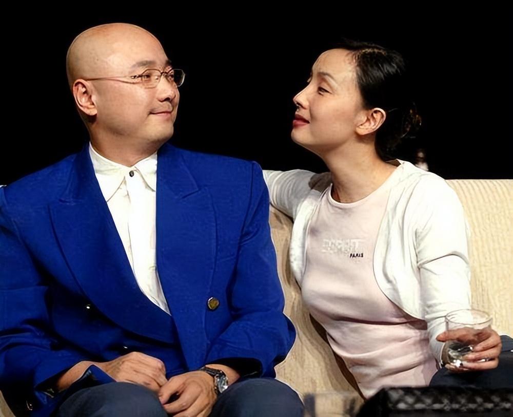 徐峥|不领证,分房睡,吃喝拉撒全AA,这样的婚姻,他们图的啥?