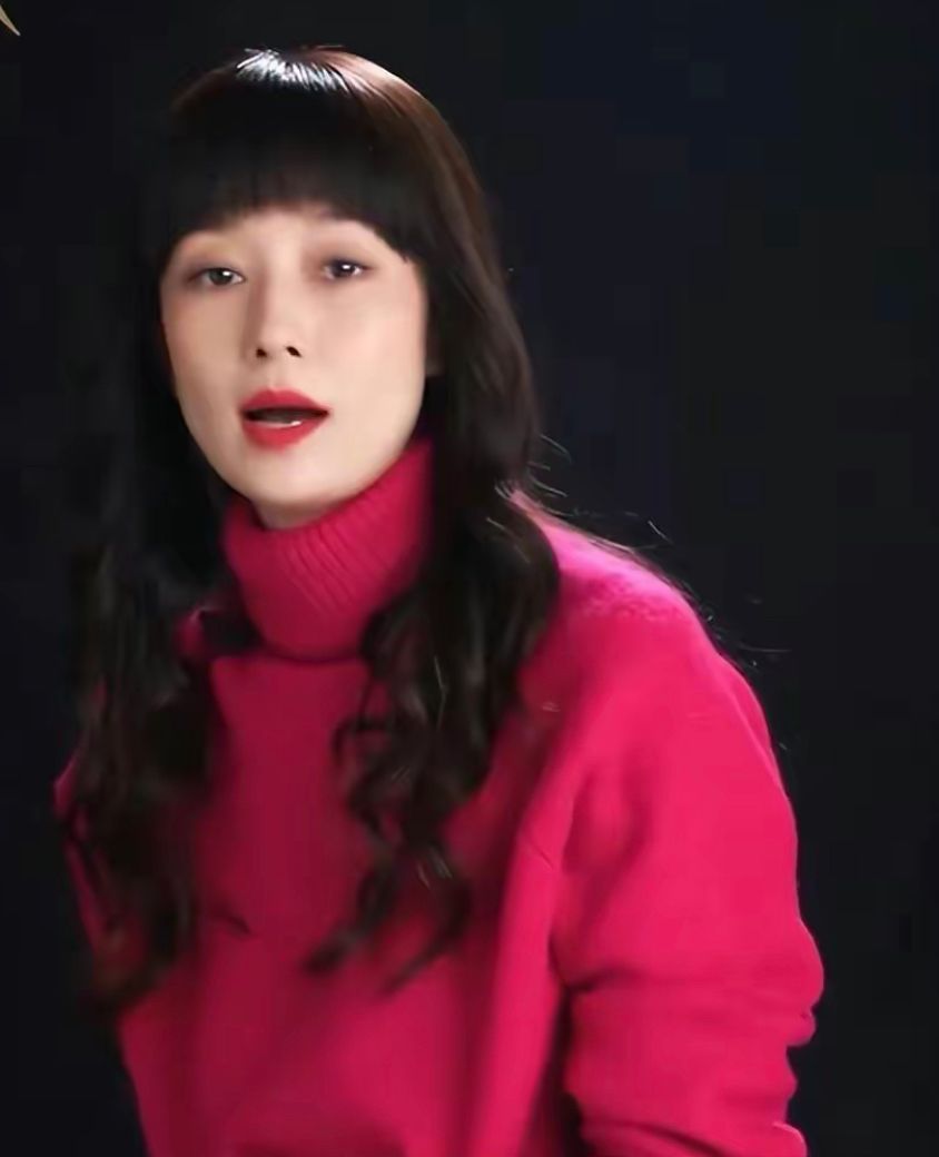 看到剪去长发的马伊琍才明白：中年女人留短发，气质可以变高级