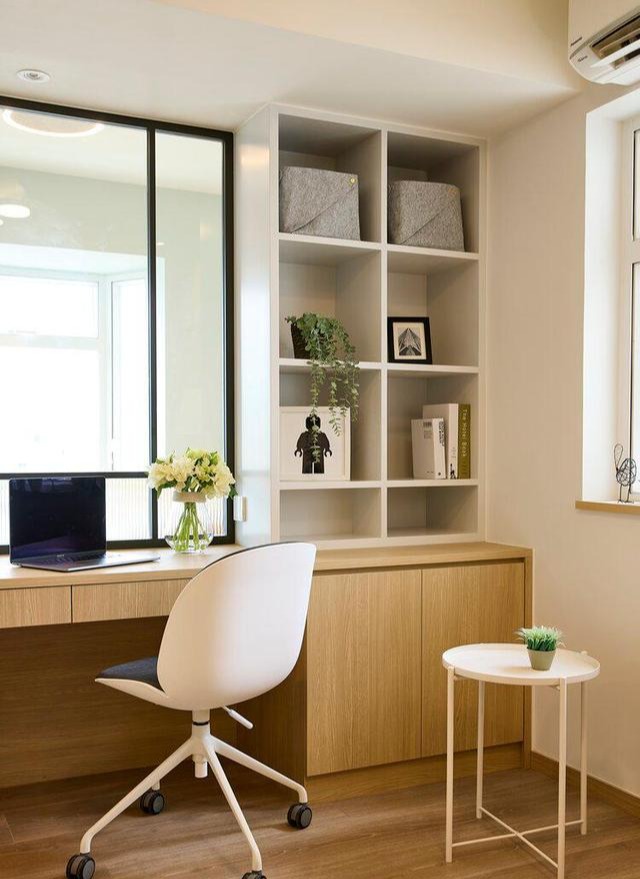 香港90后夫妇挤35㎡小宅,最小空间仅3㎡,却说:我们的已经很大了